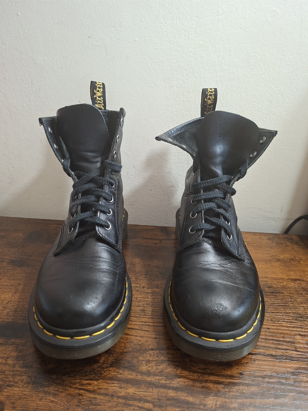 Doc Dr. Martens 1460 11821 Black Leather Combat Boots Lace-Up Women's  US 8